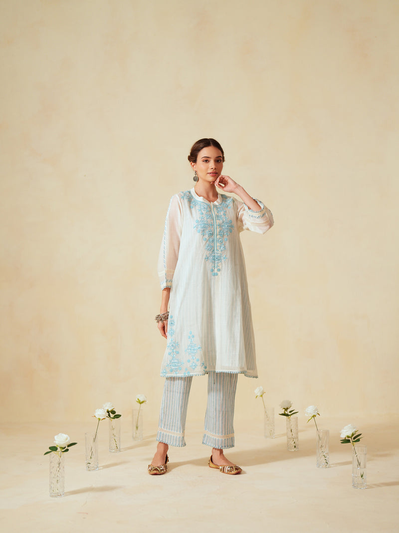 SKY BLUE AND OFF-WHITE EASY FIT BOX-PLEATED KURTA WITH PANT