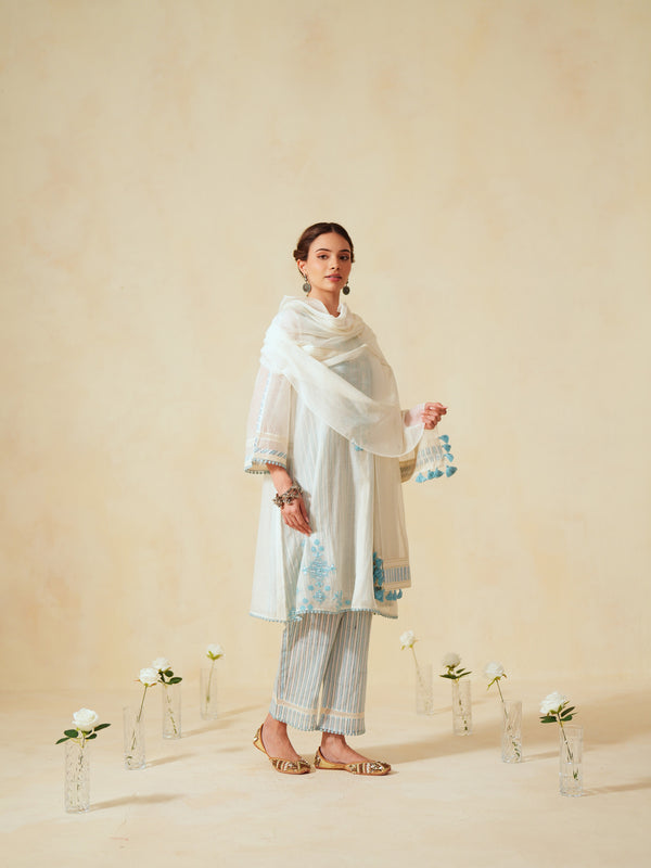 SKY BLUE AND OFF-WHITE EASY FIT BOX-PLEATED KURTA WITH PANT