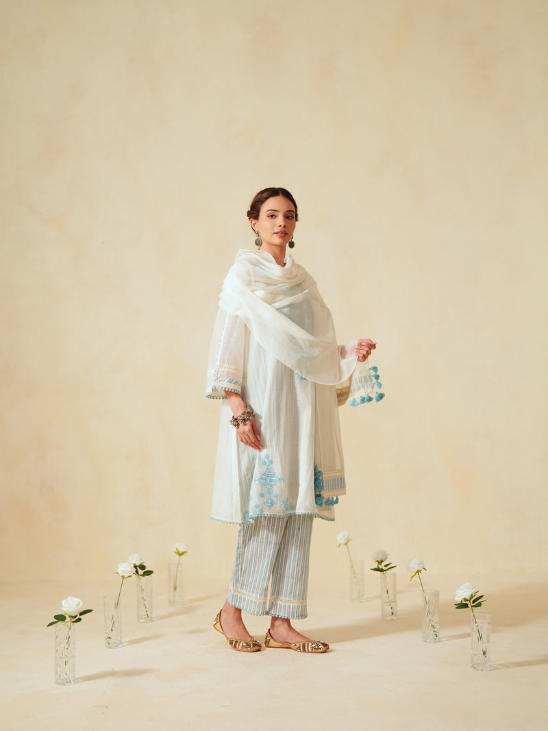 SKY BLUE AND OFF-WHITE EASY FIT BOX-PLEATED KURTA WITH PANT