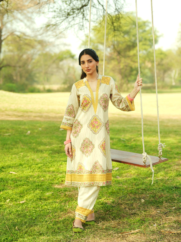 TASVEER STRAIGHT KURTA WITH SALWAR AND DUPATTA SET - SET OF 3