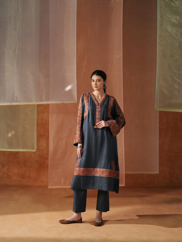 GREY PASHMINA STRAIGHT KURTA WITH PANT AND STOLE