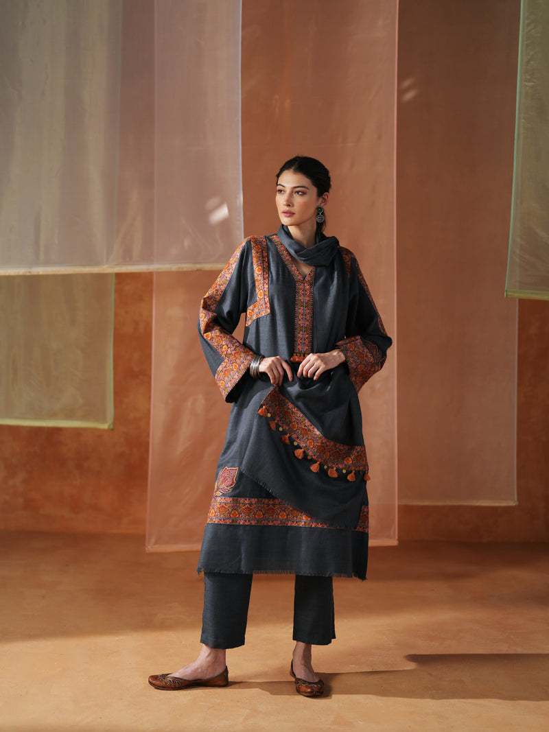 GREY PASHMINA STRAIGHT KURTA WITH PANT AND STOLE