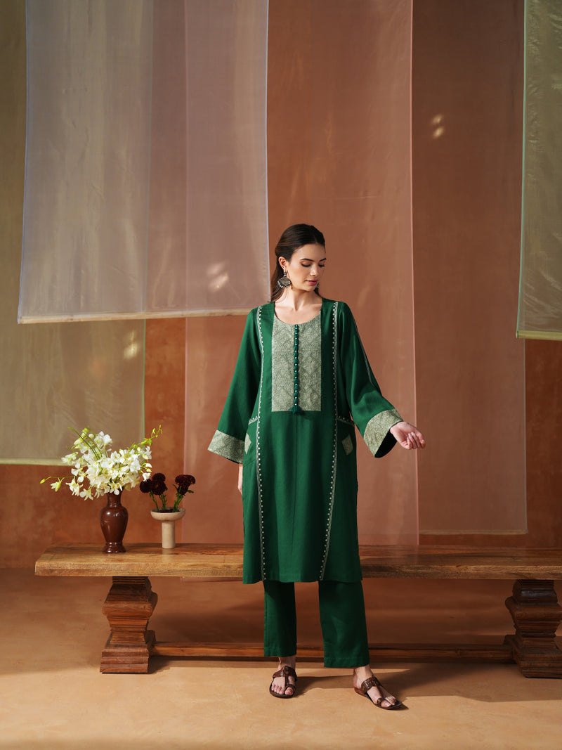 GREEN AND OFFWHITE PASHMINA STRAIGHT KURTA WITH POCKET,PANT AND STOLE