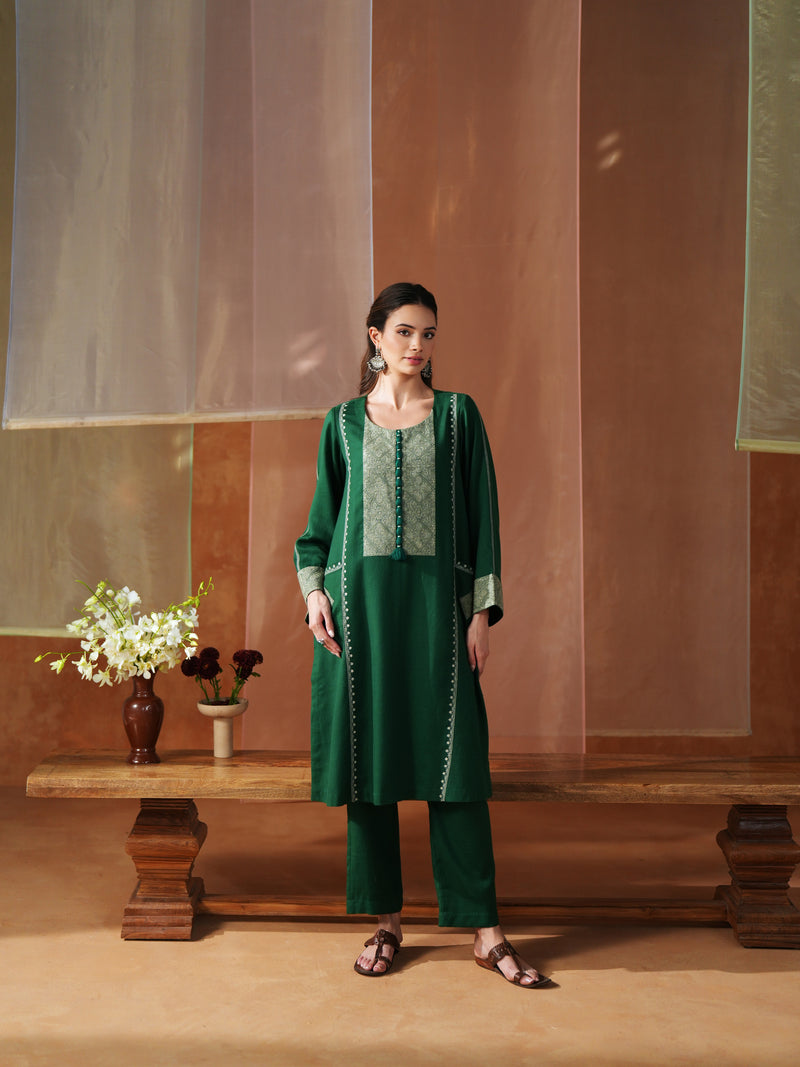 GREEN AND OFFWHITE PASHMINA STRAIGHT KURTA WITH POCKET,PANT AND STOLE