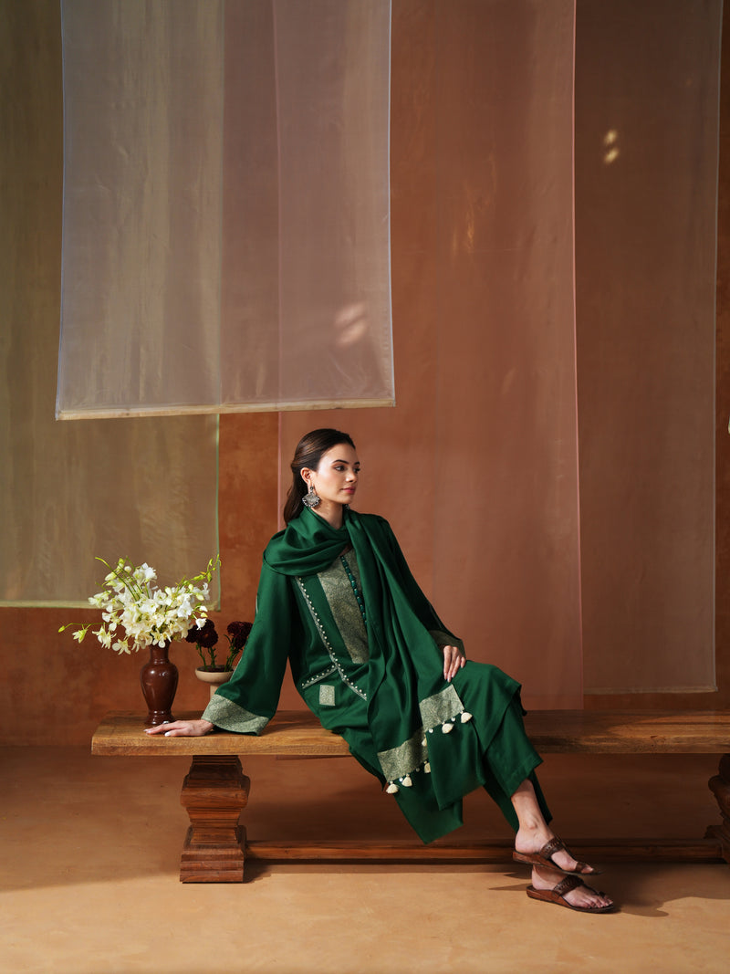 GREEN AND OFFWHITE PASHMINA STRAIGHT KURTA WITH POCKET,PANT AND STOLE