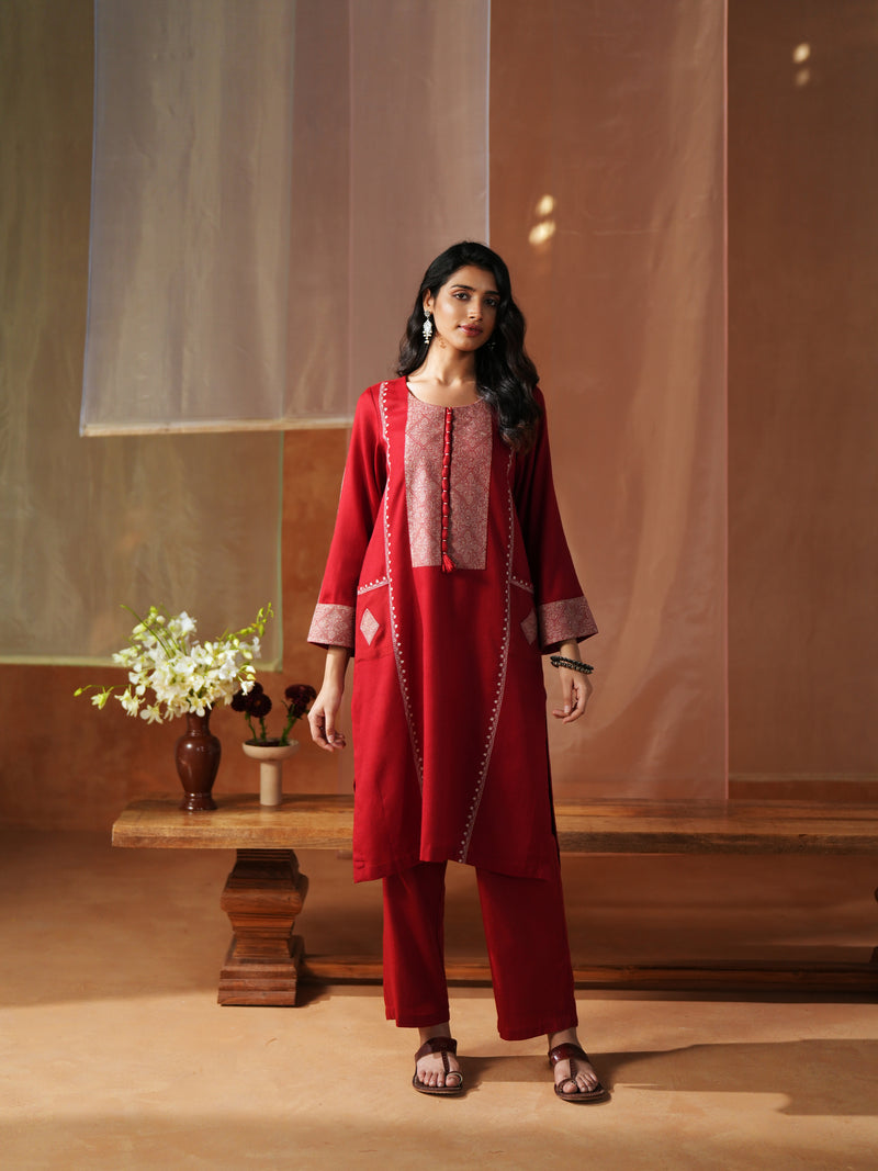 RED AND OFFWHITE PASHMINA STRAIGHT KURTA WITH POCKET,PANT AND STOLE