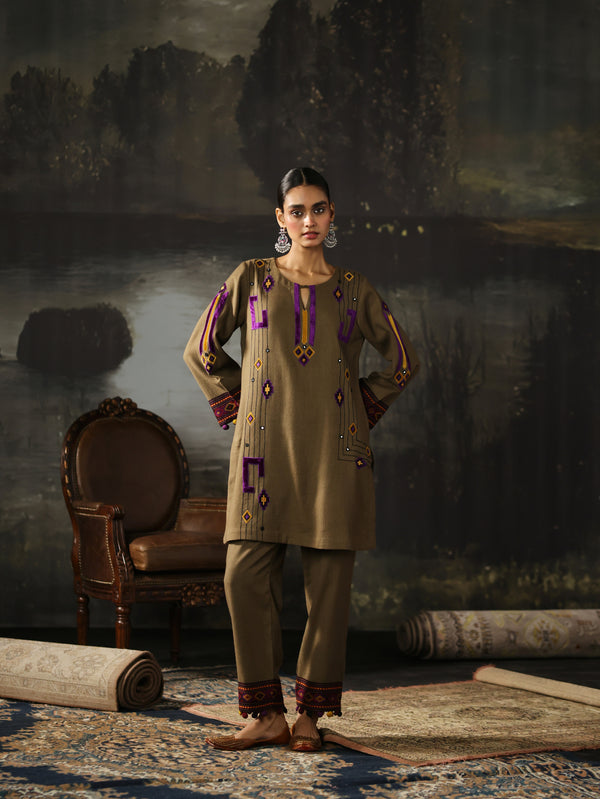 Fawn Pashmina Short Kurta with Pant and Scarf- Set of 3