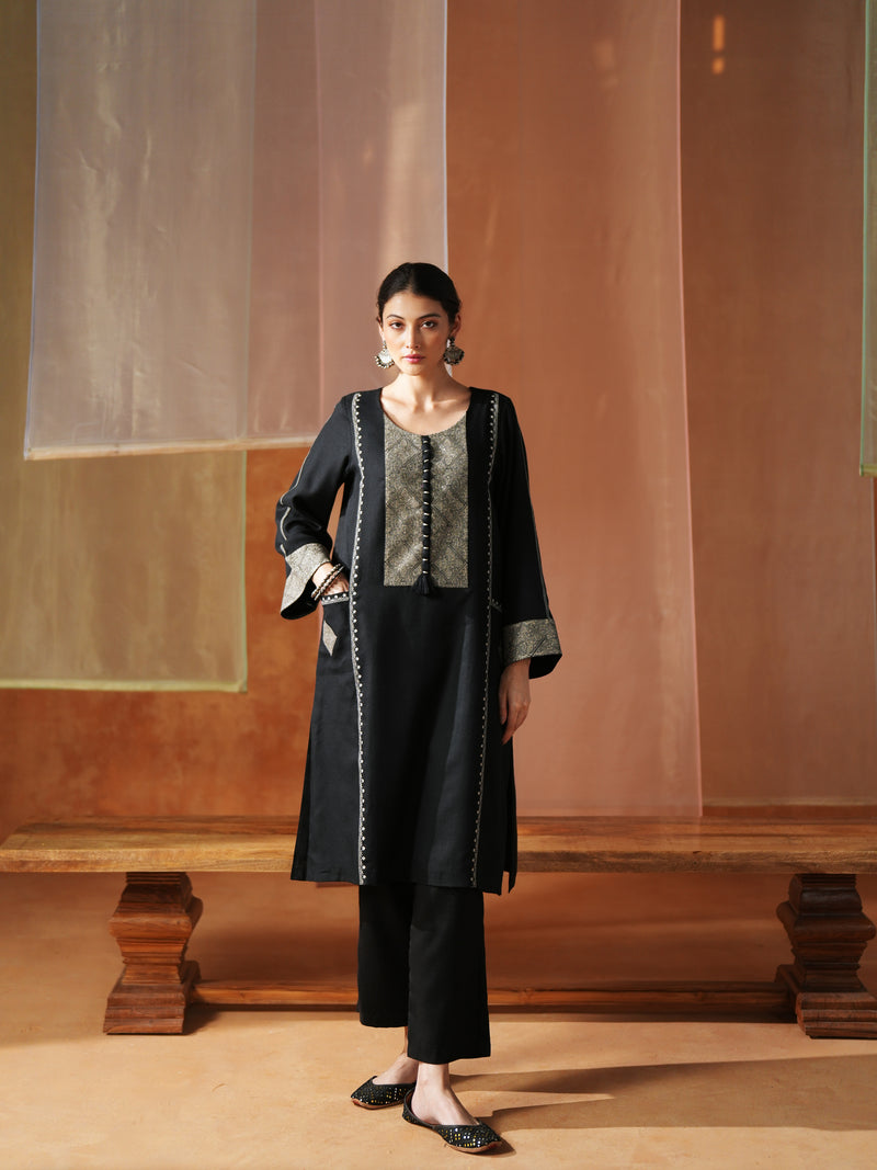 BLACK AND OFWHITE PASHMINA STRAIGHT KURTA WITH POCKET,PANT AND STOLE