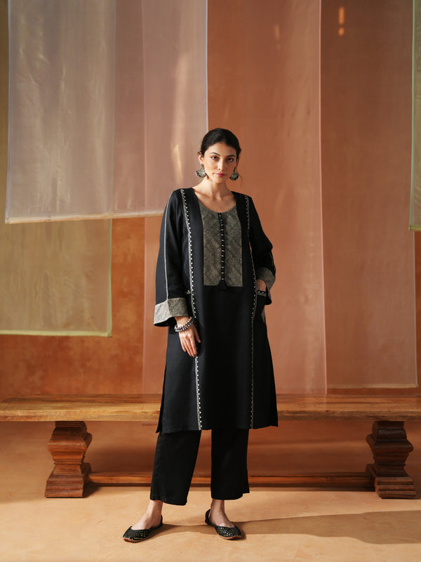 BLACK AND OFWHITE PASHMINA STRAIGHT KURTA WITH POCKET,PANT AND STOLE