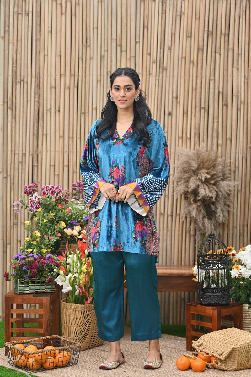 Teal velvet Short kurta with Pant and Scarf -set of 3