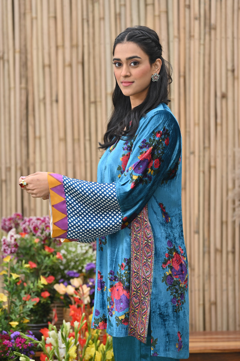 Teal velvet Short kurta with Pant and Scarf -set of 3